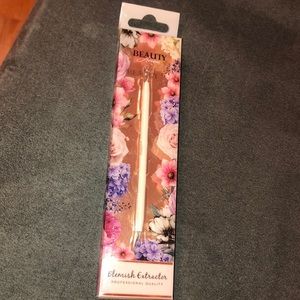 Brand New ❣️ Blemish Extractor